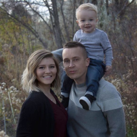 Meet your Posher, Becca - Picture 1 of 1